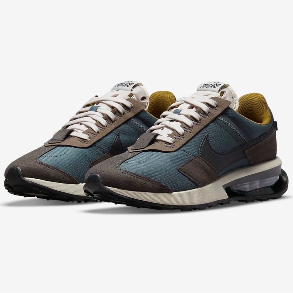 Nike Air Max Pre-Day LX Hasta/Iron Grey/Cave
Stone/Anthracite 6.5